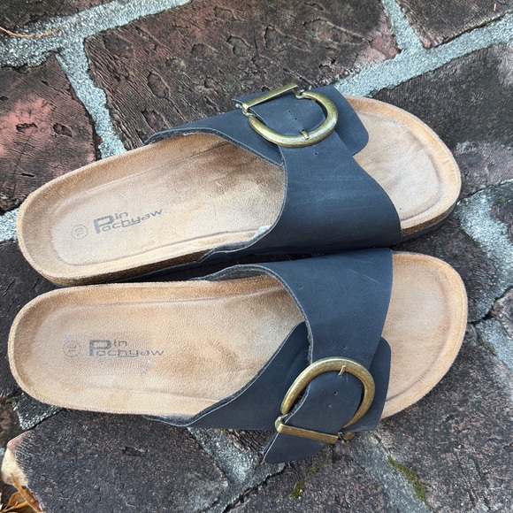 Pin Pochyaw Black Slide Sandals size 10 - Picture 2 of 6